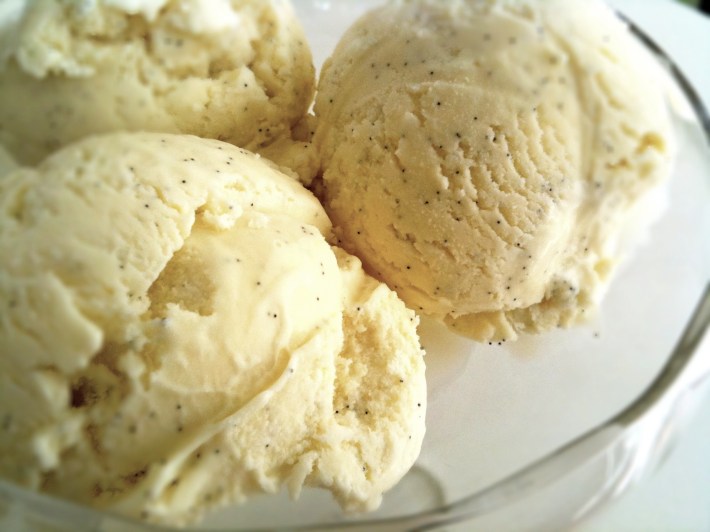 White Chocolate Vanilla Bean Icecream